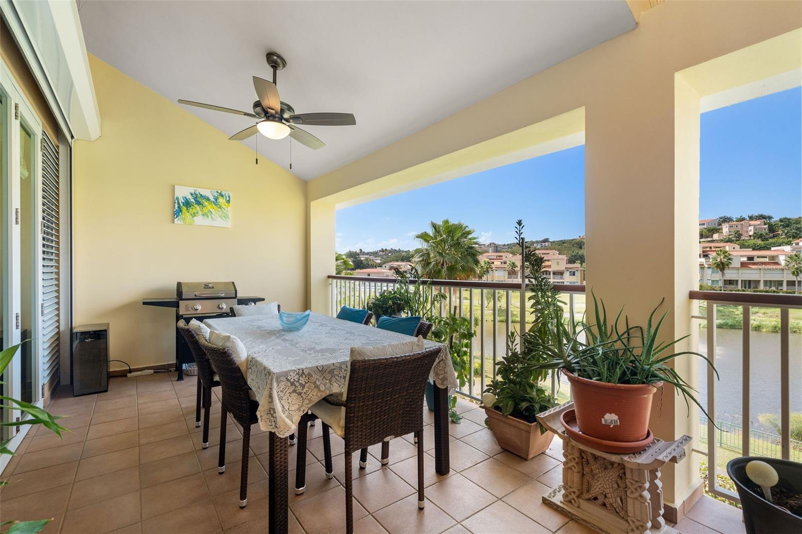 HARBOUR LAKES - Residential