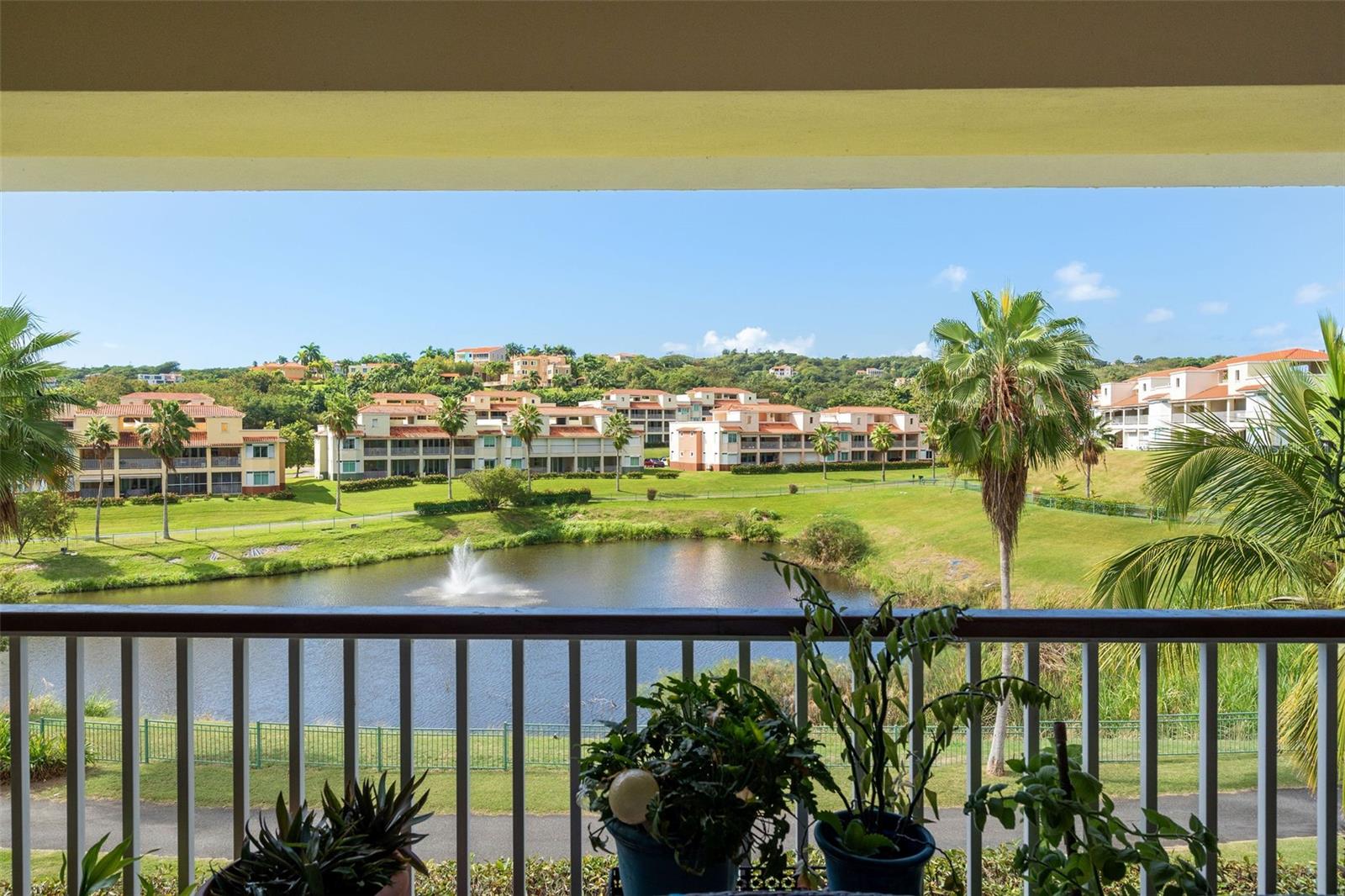 HARBOUR LAKES - Residential