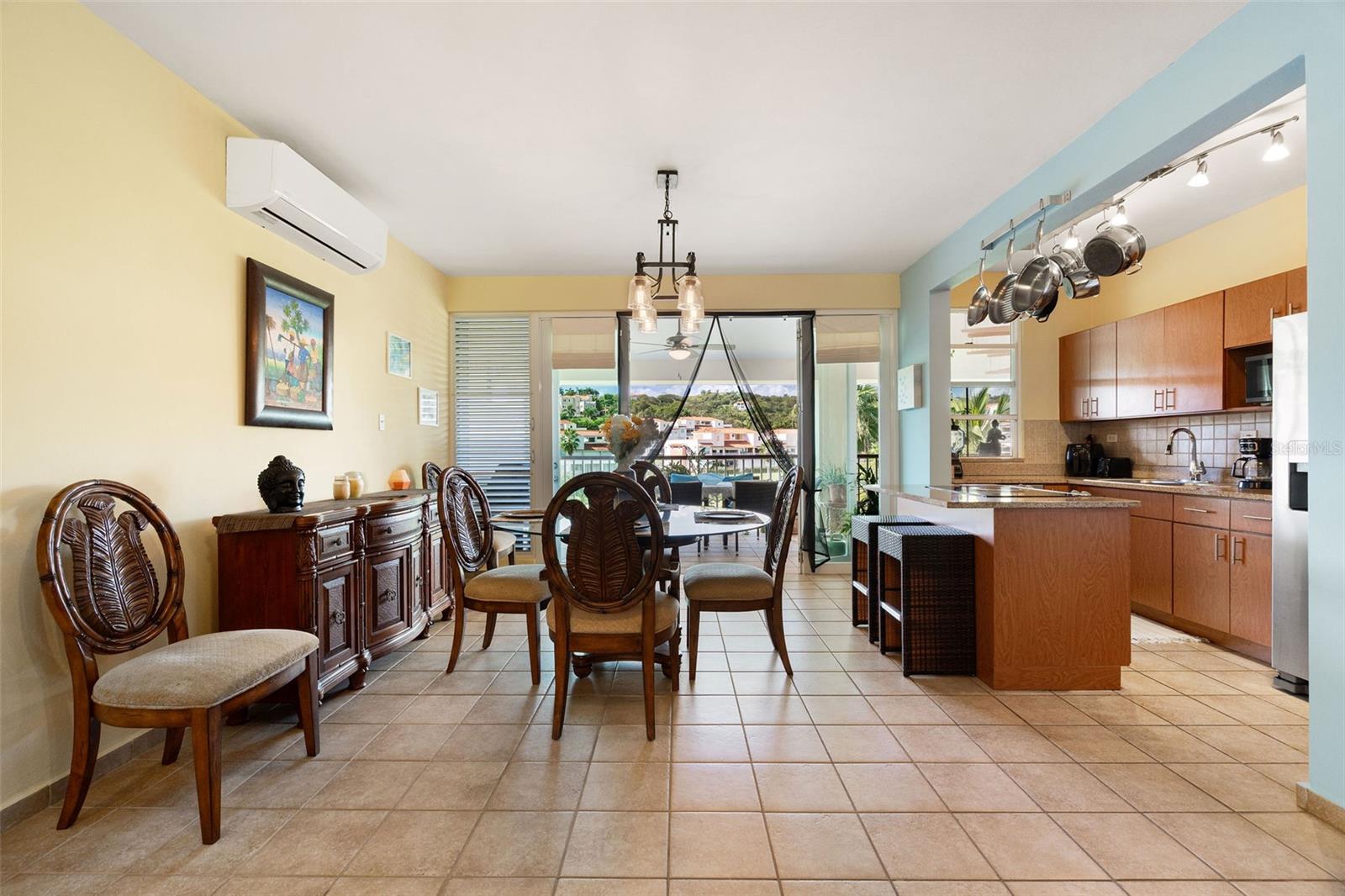 HARBOUR LAKES - Residential