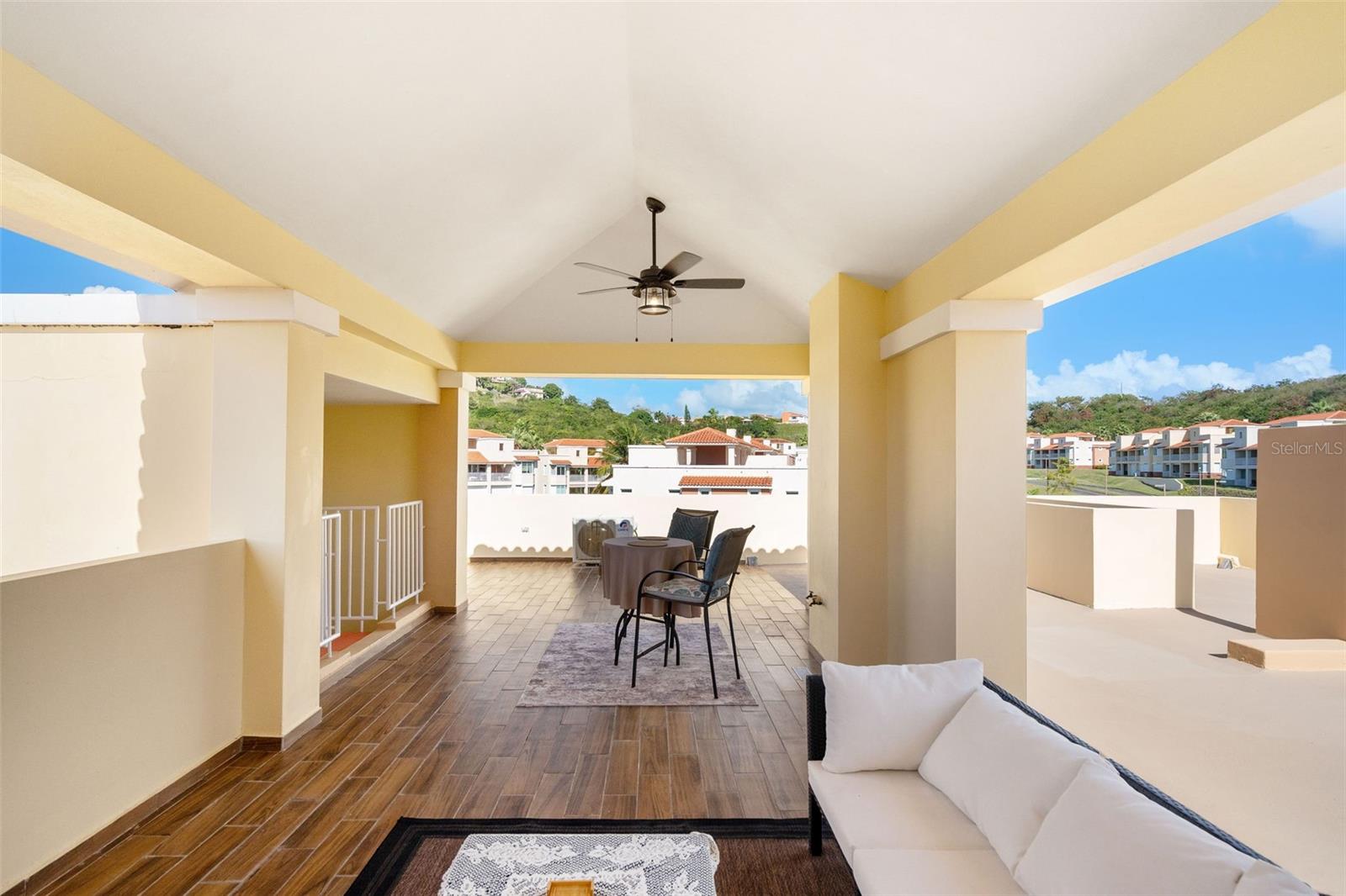 HARBOUR LAKES - Residential