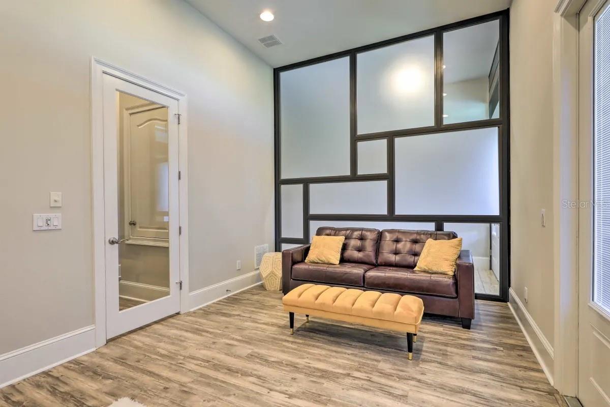 LAUREATE PARK - Residential Lease