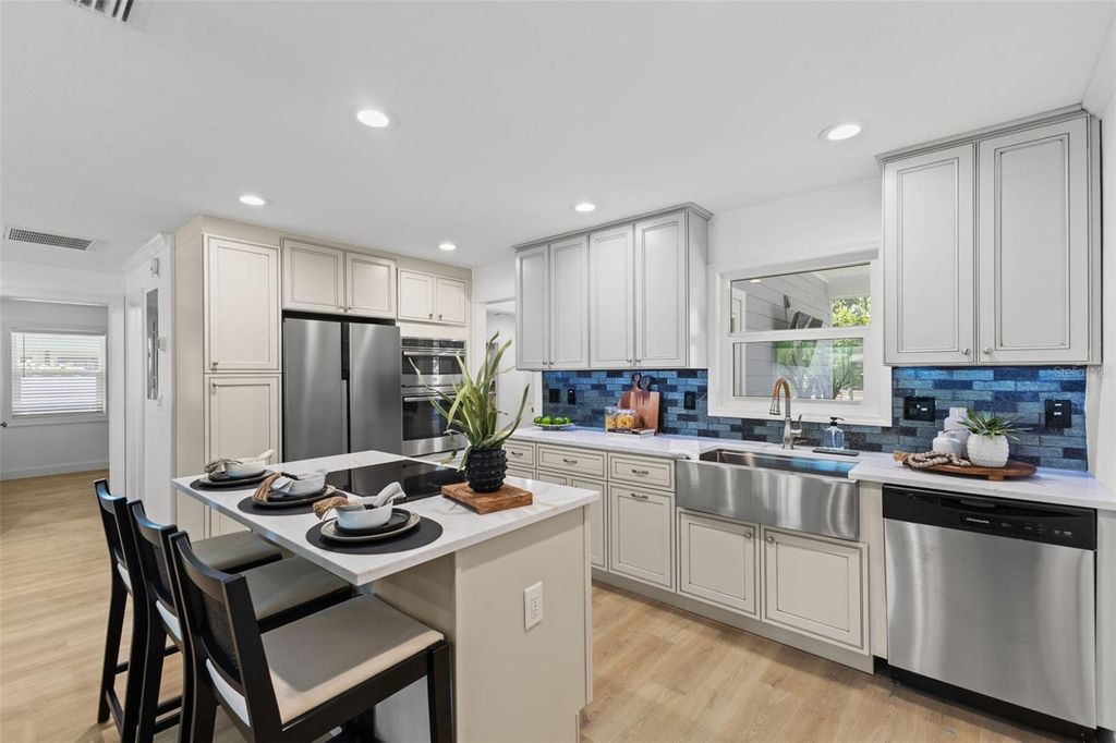 Photo of 4631 W Bay Villa Avenue, Tampa, FL 33611 (MLS # TB8508848)