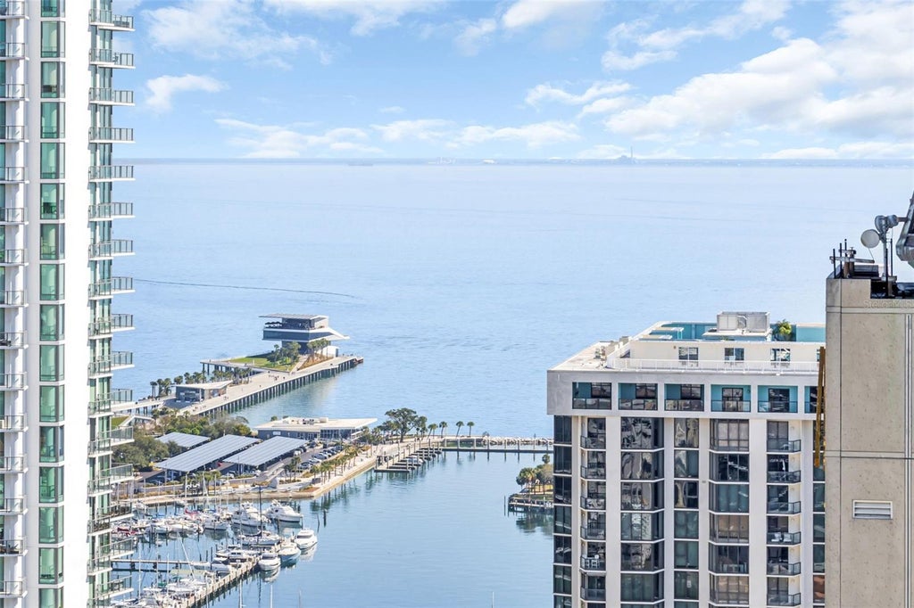 Photo of 275 1st Avenue S #3304, St Petersburg, FL 33701 (MLS # TB8548532)