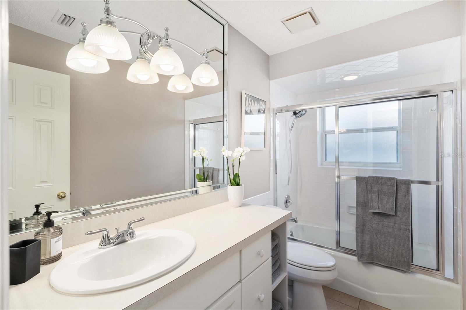 WOODSEDGE - Residential Lease