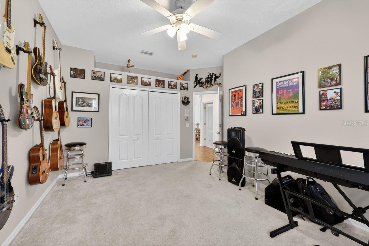 FOXBROOK PH II - Residential