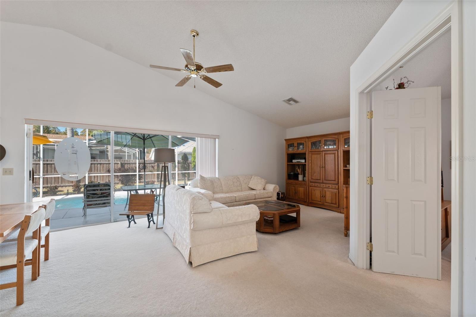 HUNTERS RIDGE - Residential