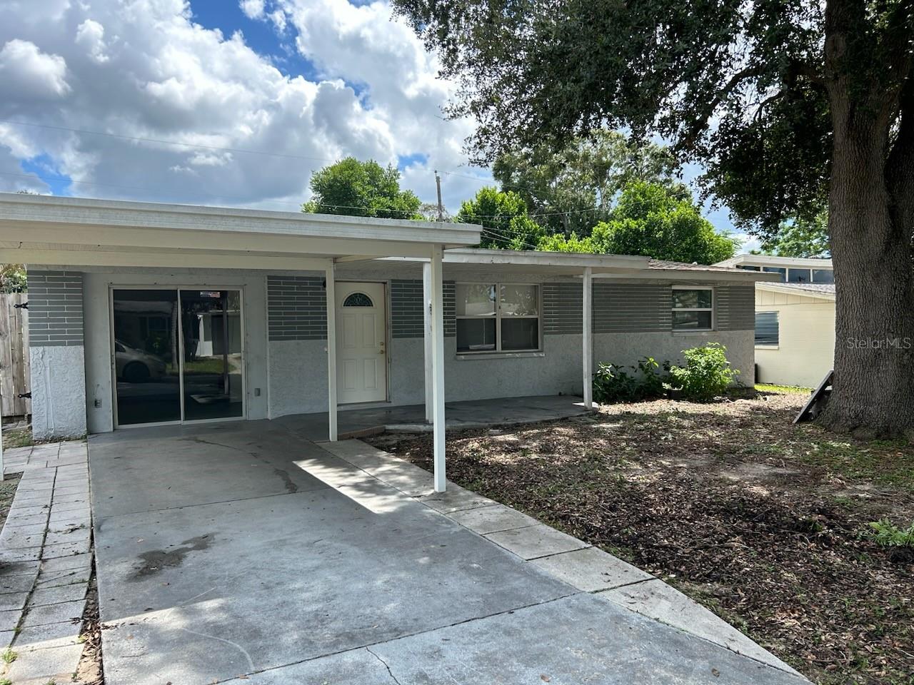 *PLEASE DO NOT DISTURB*
2 Bedroom, 1 Bathroom home located in Holiday, FL. Close to shopping, dining and entertainment. Pet fees will apply.