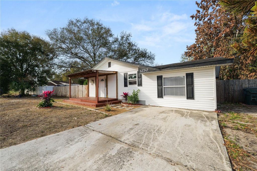 Photo of 1250 Mitchell Street, Lakeland, FL 33801 (MLS # L4959493)