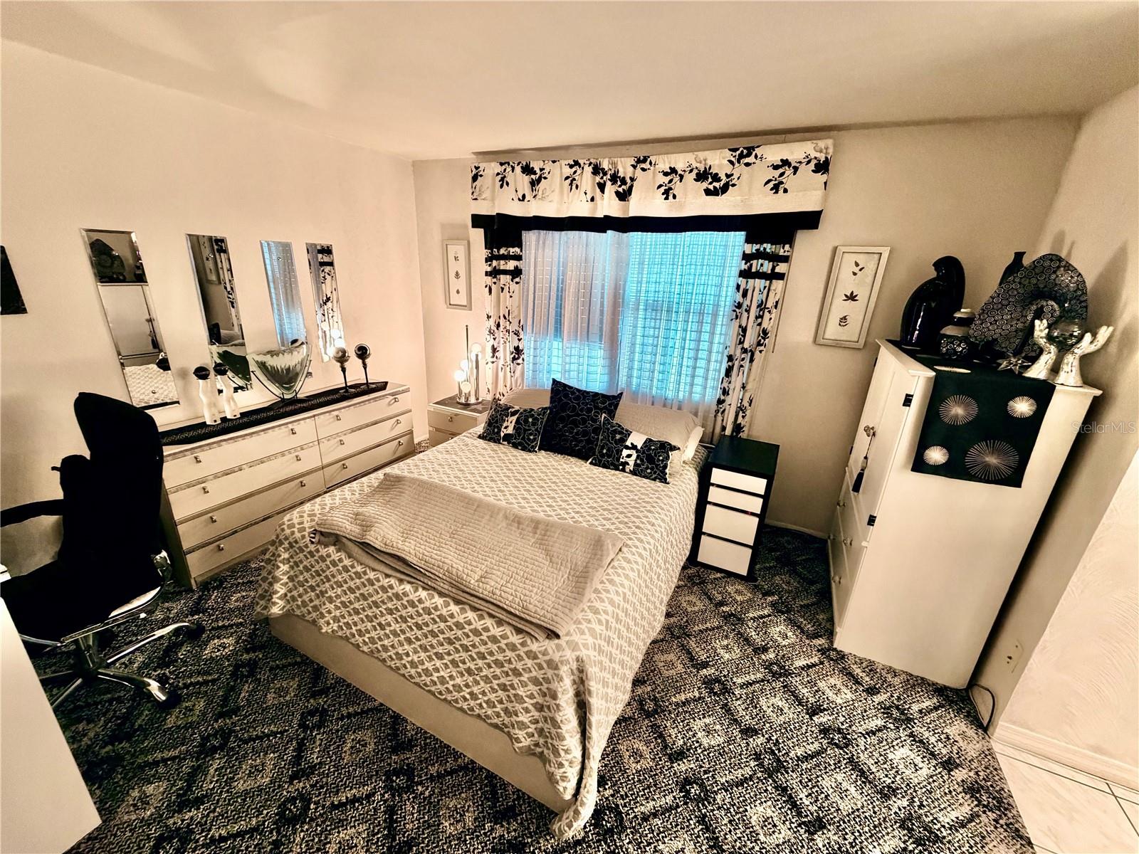 WHISPER LAKES - Residential