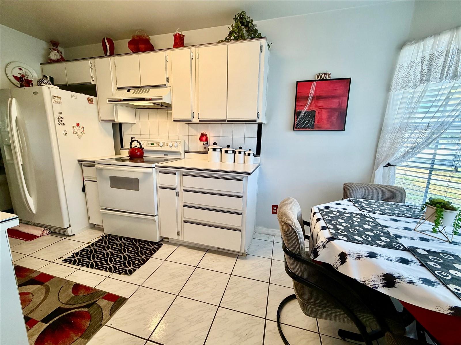 WHISPER LAKES - Residential