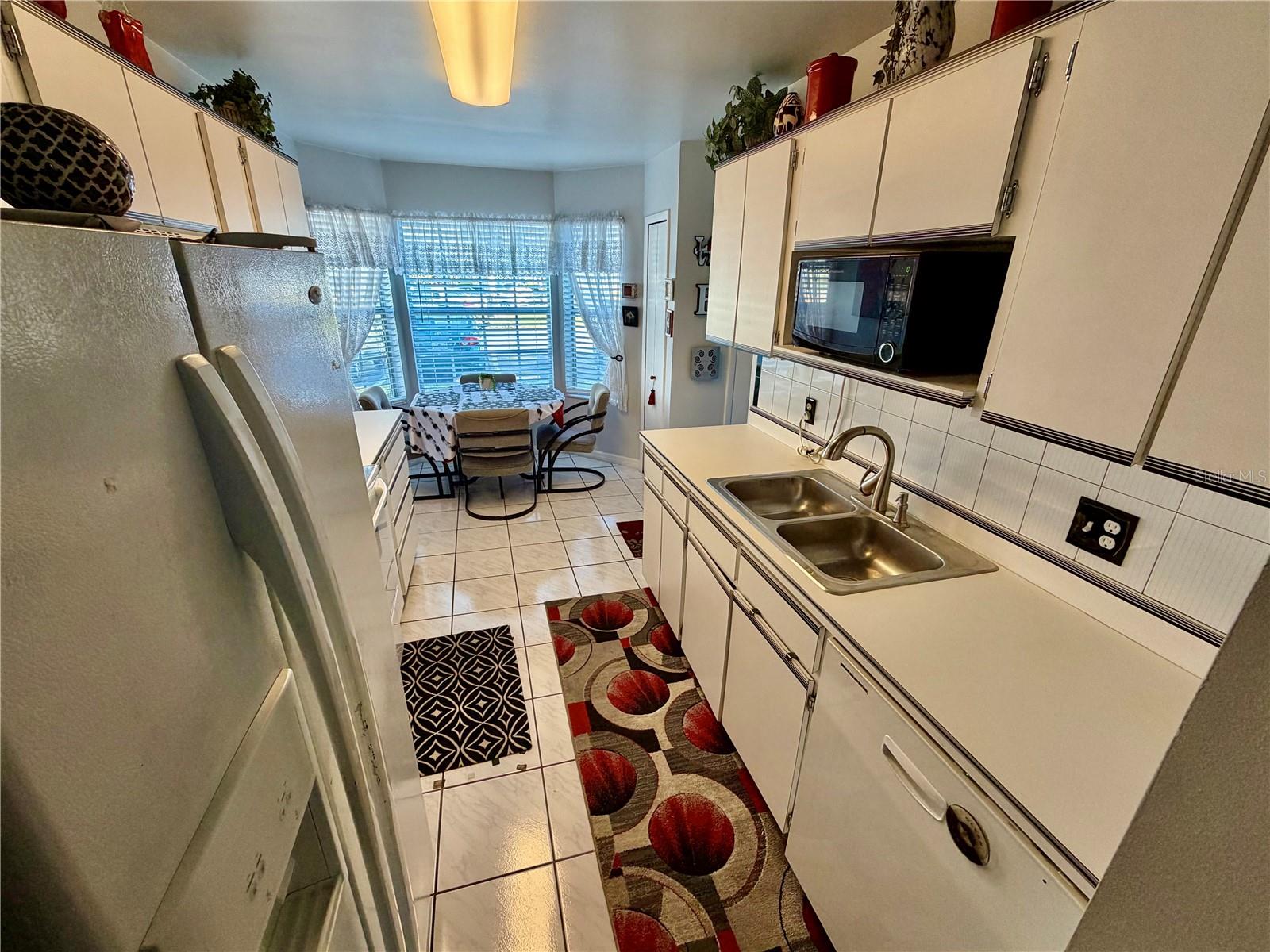 WHISPER LAKES - Residential