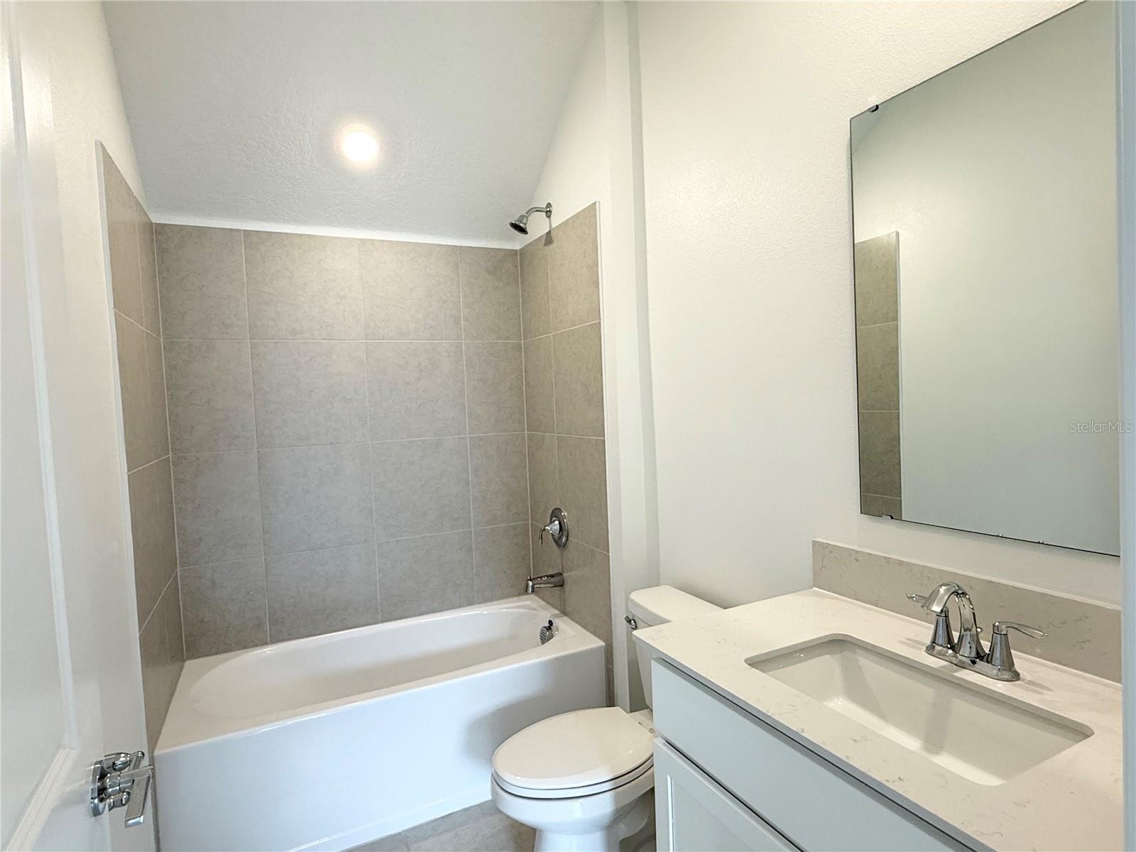 RIVINGTON 34S - Residential Lease