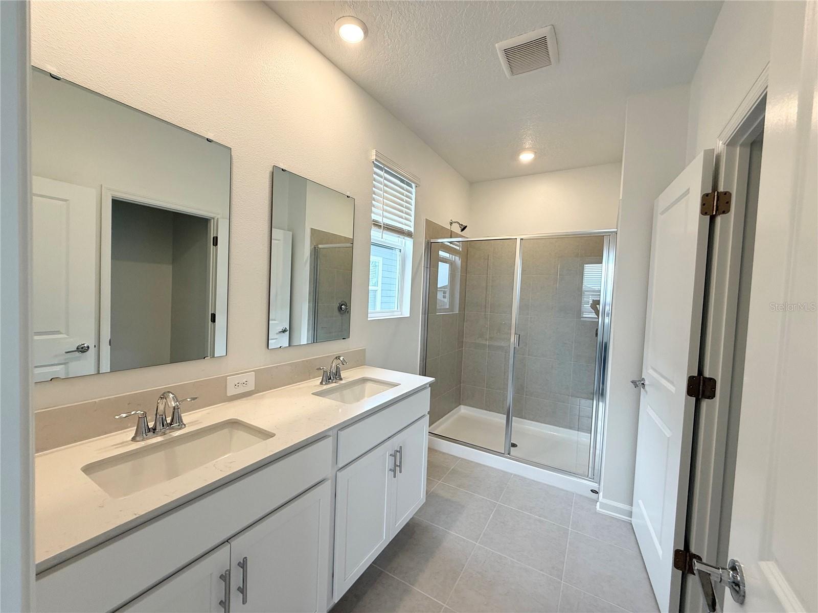 RIVINGTON 34S - Residential Lease