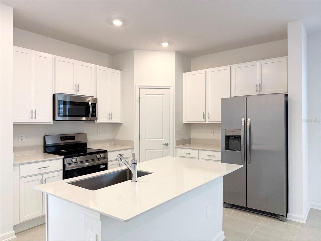 Photo of 660 Bayern Lane, Debary, FL 32713 (MLS # O6390002)