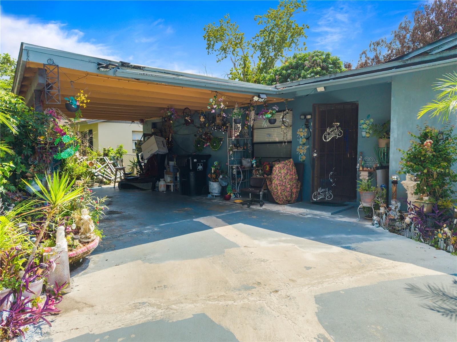 2202 RAVENALL AVENUE