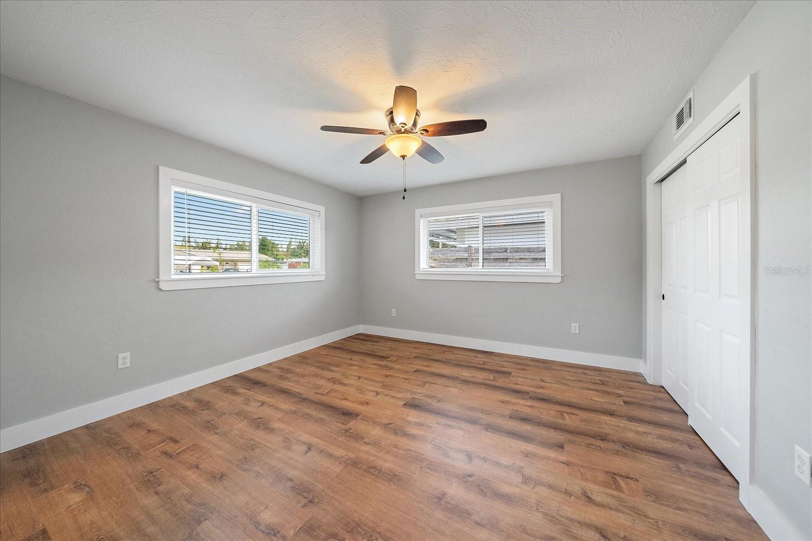 SOUTH GATE - Residential