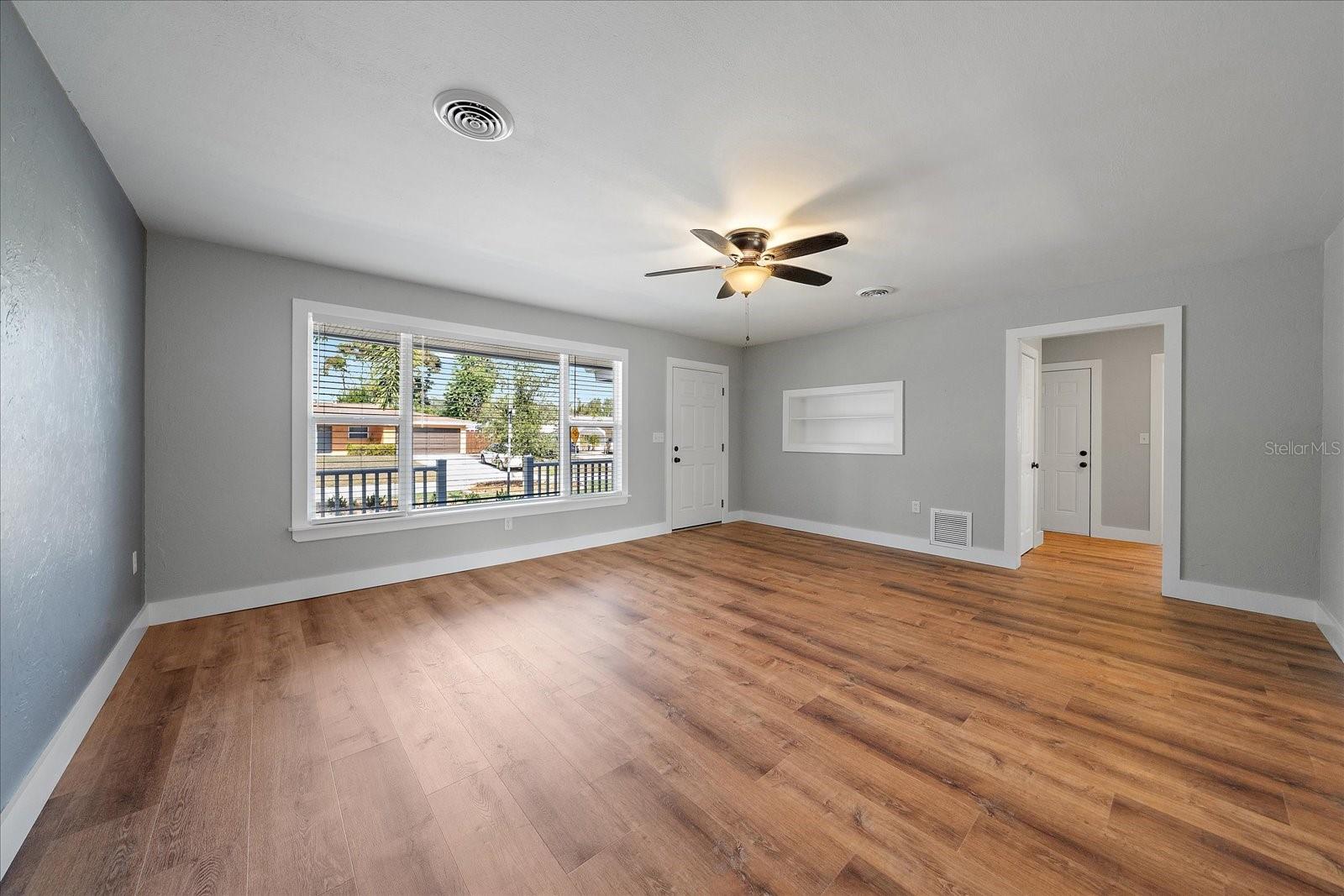 SOUTH GATE - Residential