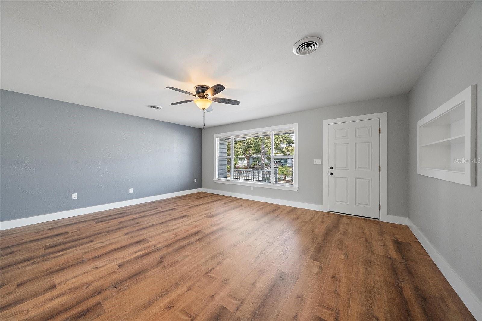 SOUTH GATE - Residential