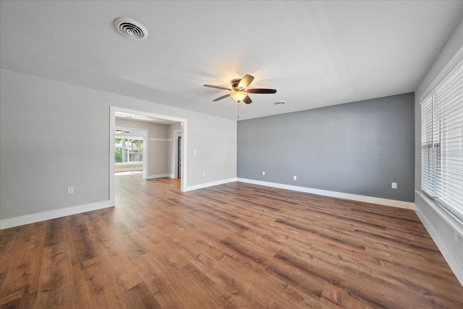 SOUTH GATE - Residential