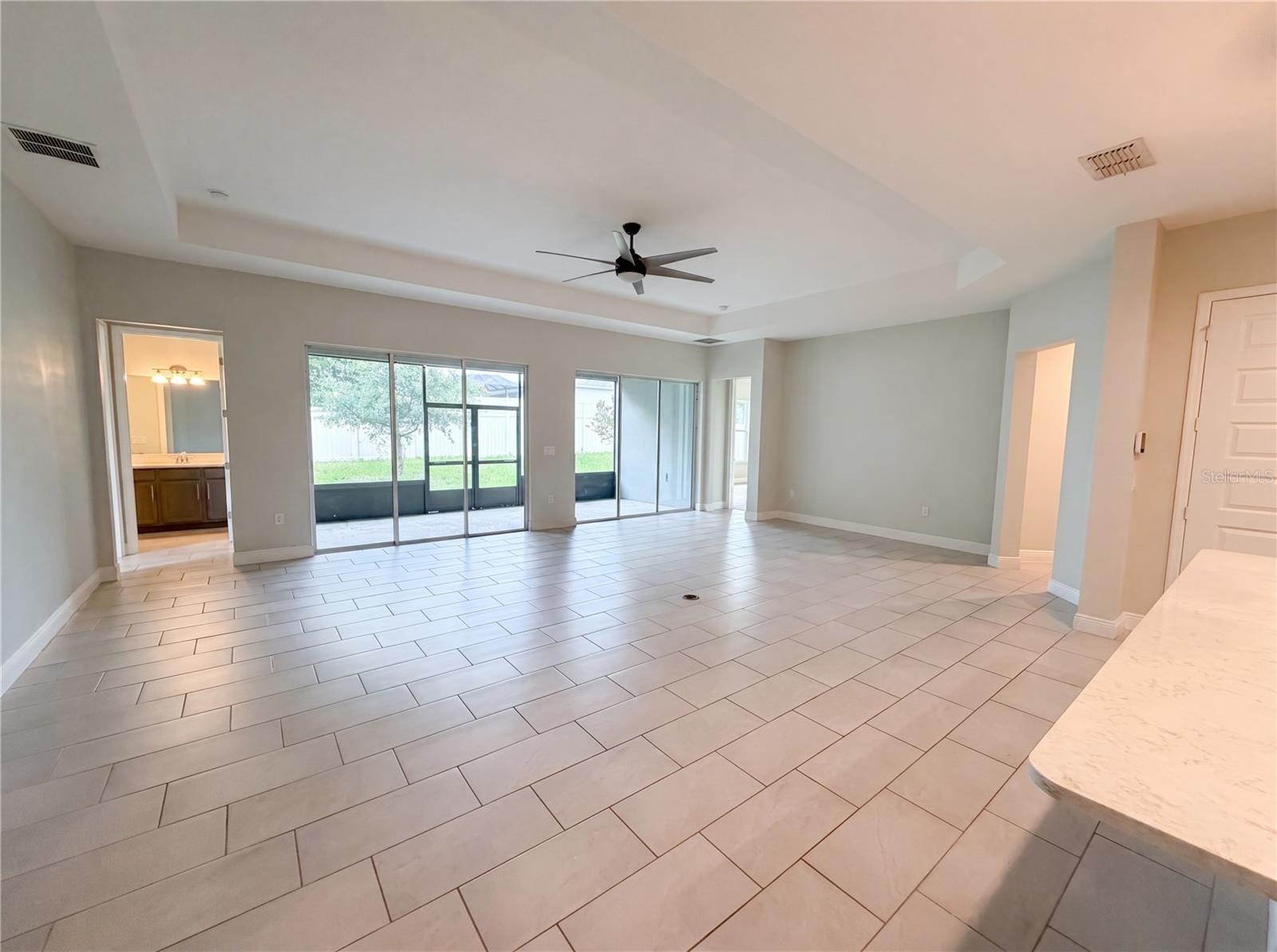 432 NOWELL LOOP