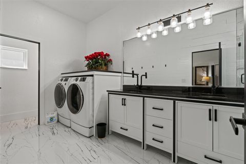 Tiny photo for 1432 SE 4th Avenue, Crystal River, FL 34429 (MLS # OM710846)