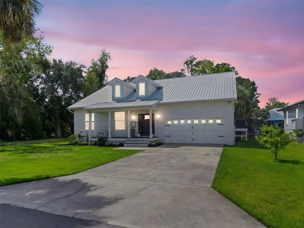 Photo of 1432 SE 4th Avenue, Crystal River, FL 34429 (MLS # OM710846)