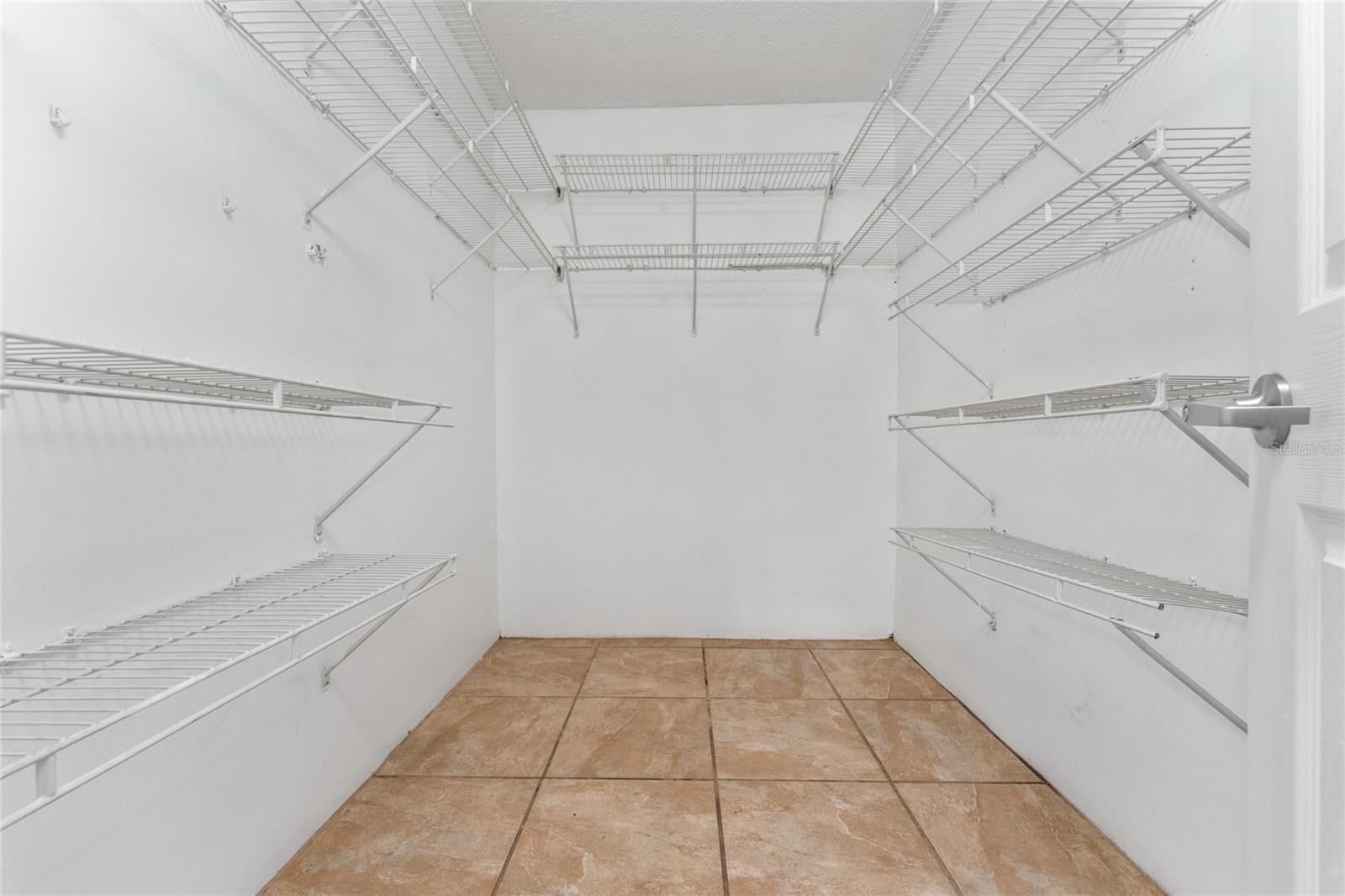 DELTONA LAKES UNIT 05 - Residential