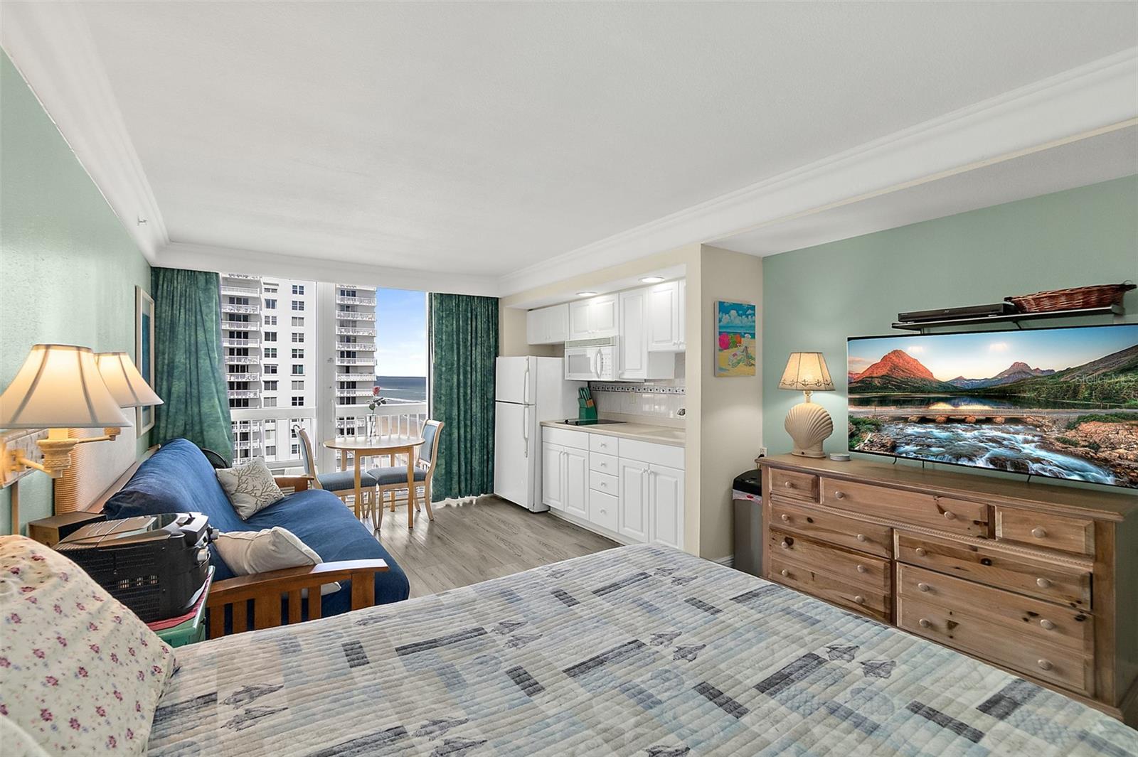 DAYTONA BEACH RESORT - Residential