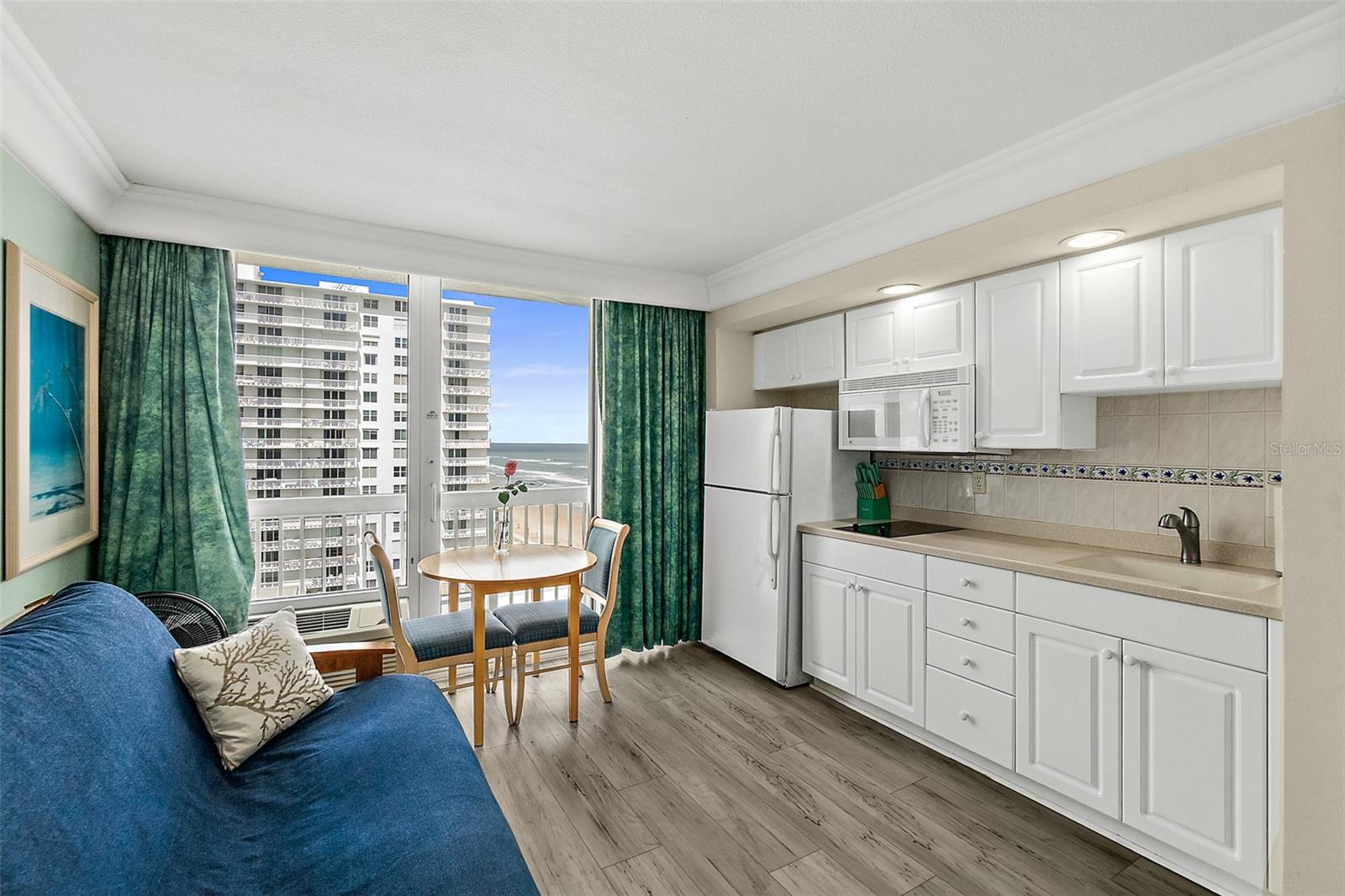 DAYTONA BEACH RESORT - Residential