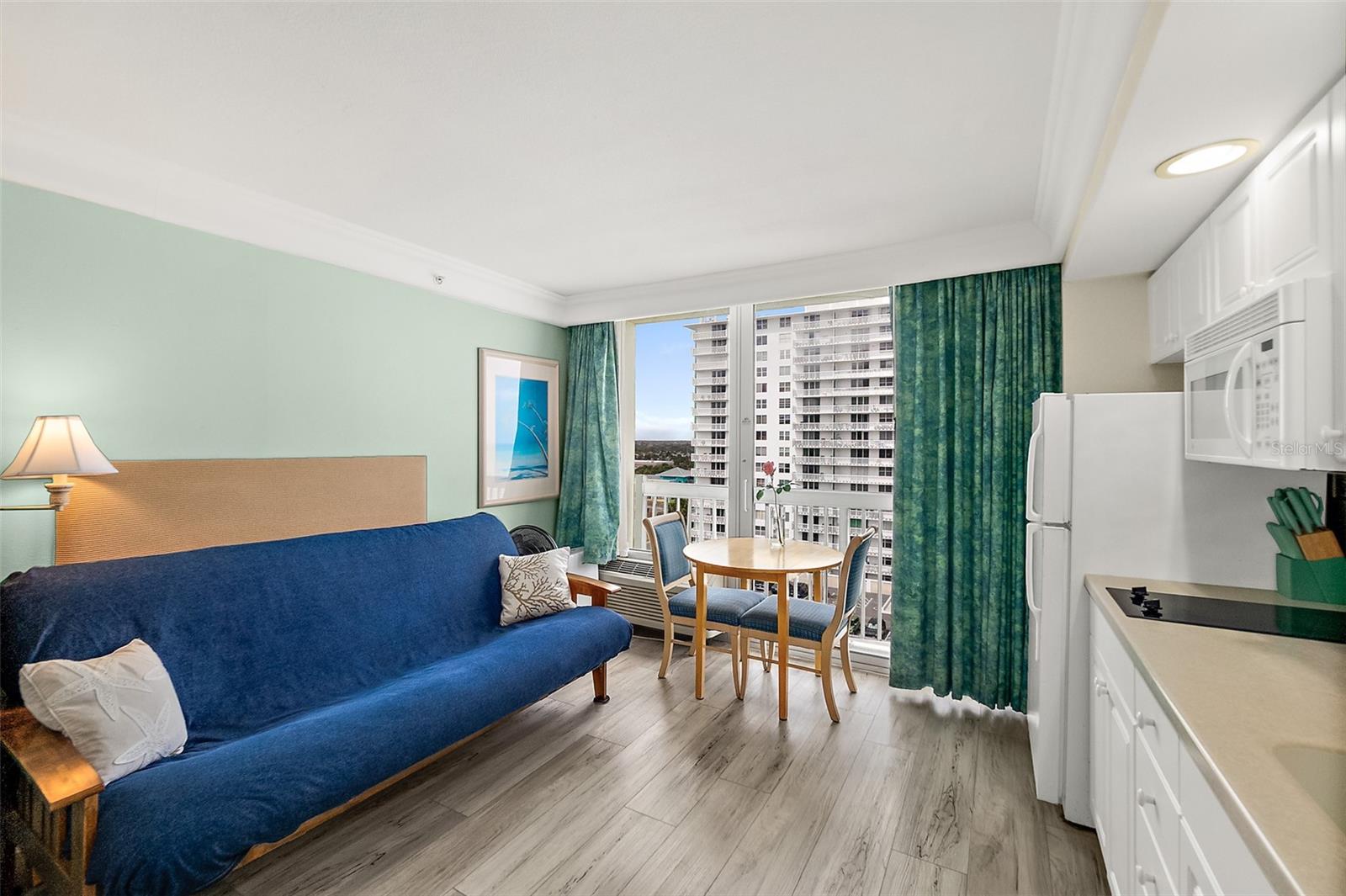 DAYTONA BEACH RESORT - Residential