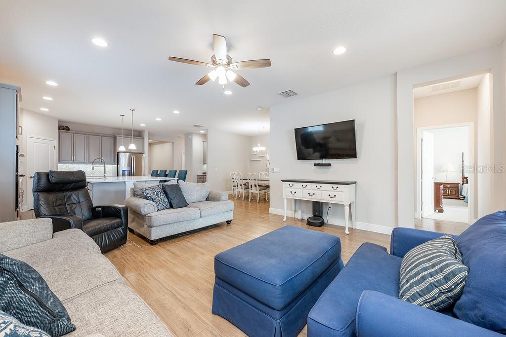 706 HYPERION DRIVE