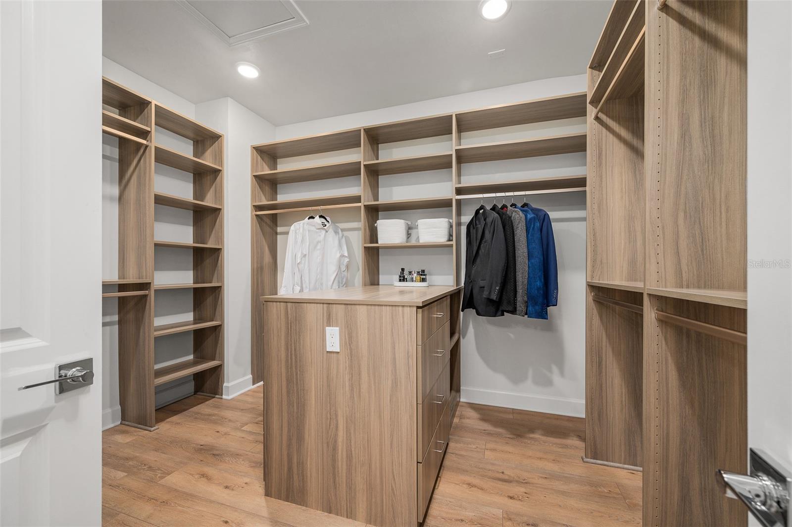 OAKMONT PH 3 PB 35 PG 60 - Residential