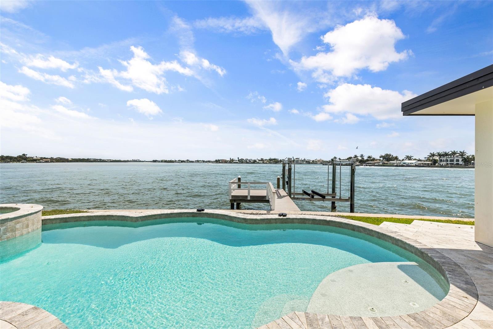 4598 CLEARWATER HARBOR DRIVE S