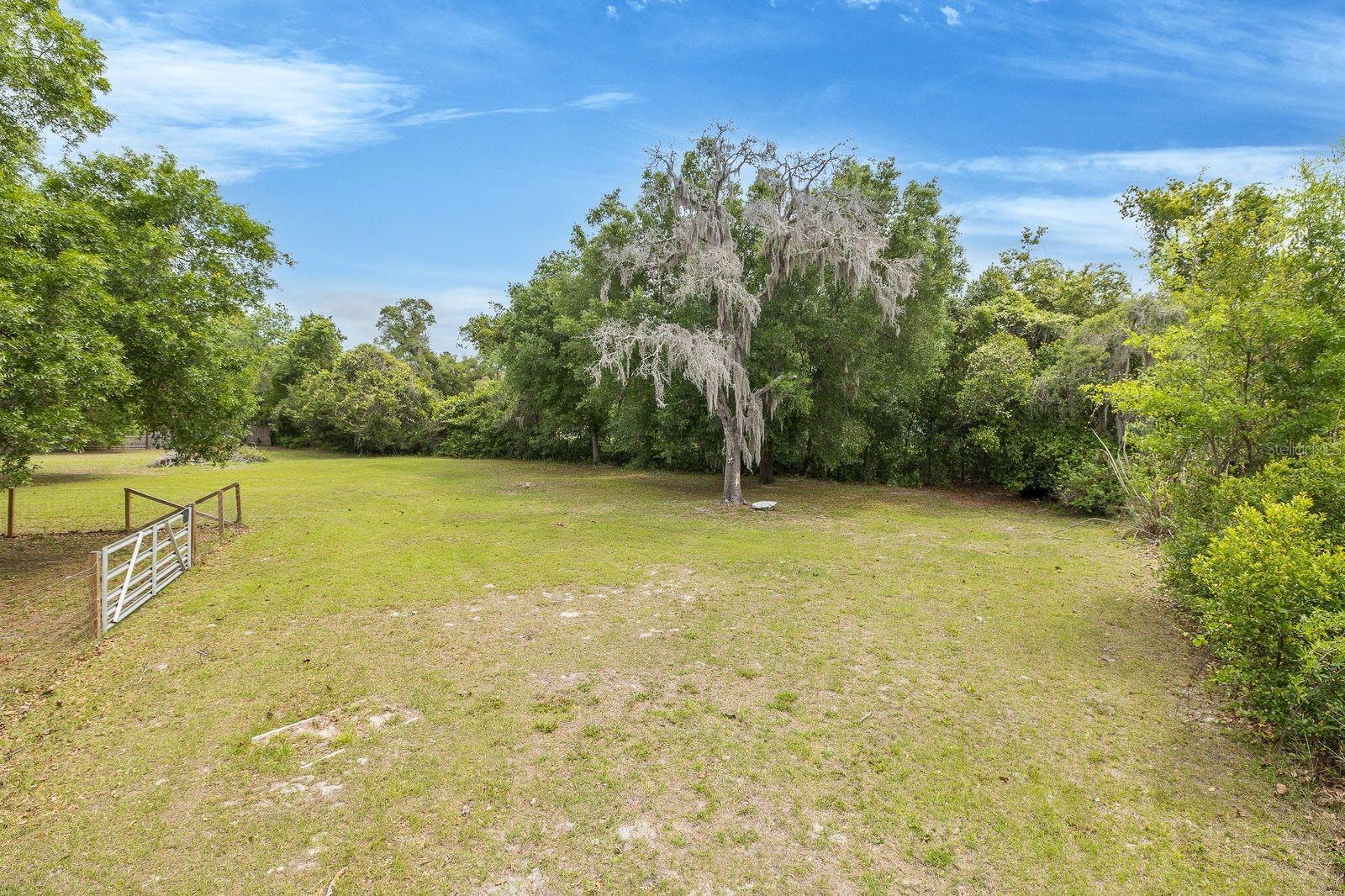 FIVE A RANCHES - Residential