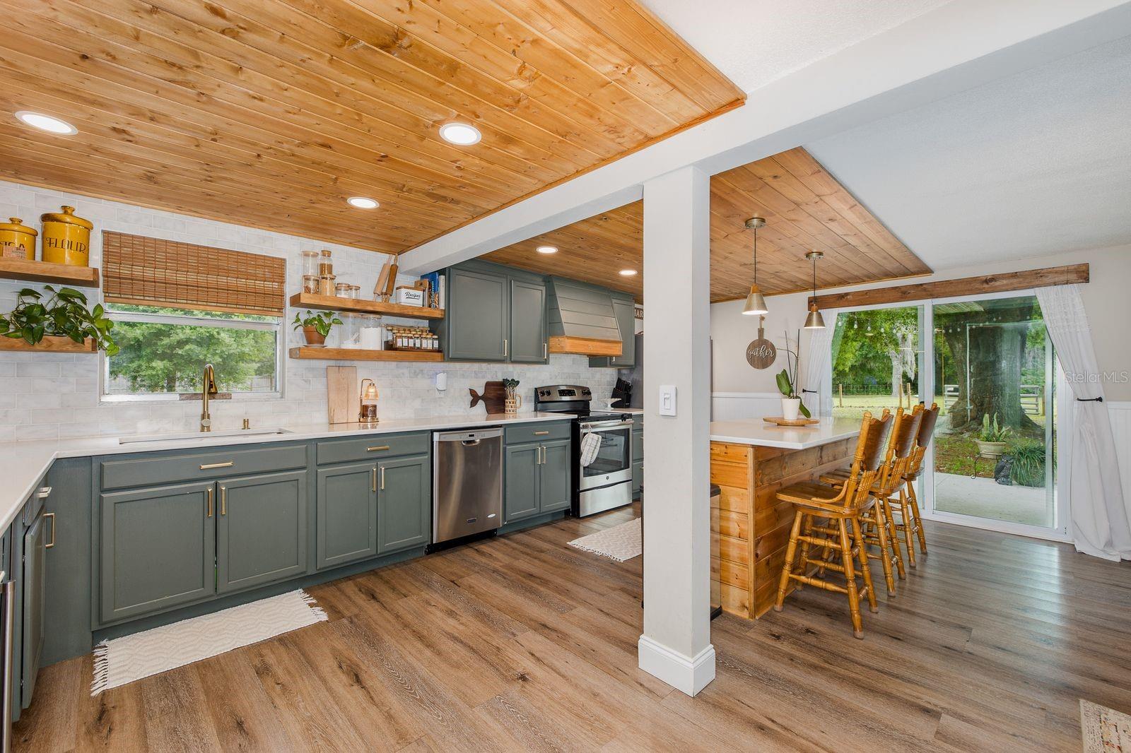 FIVE A RANCHES - Residential