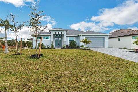 Single Family Residence in CAPE CORAL FL 2013 OLD BURNT STORE ROAD 26.jpg