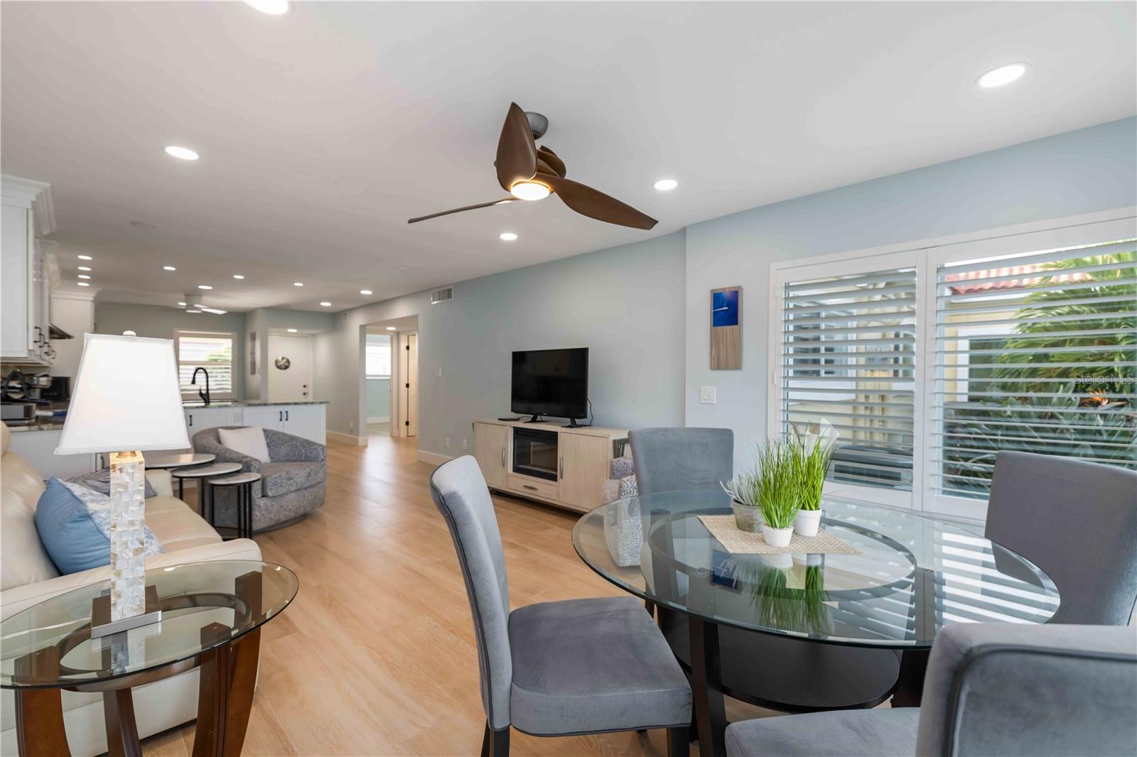 WINDWARD BAY AMD - Residential