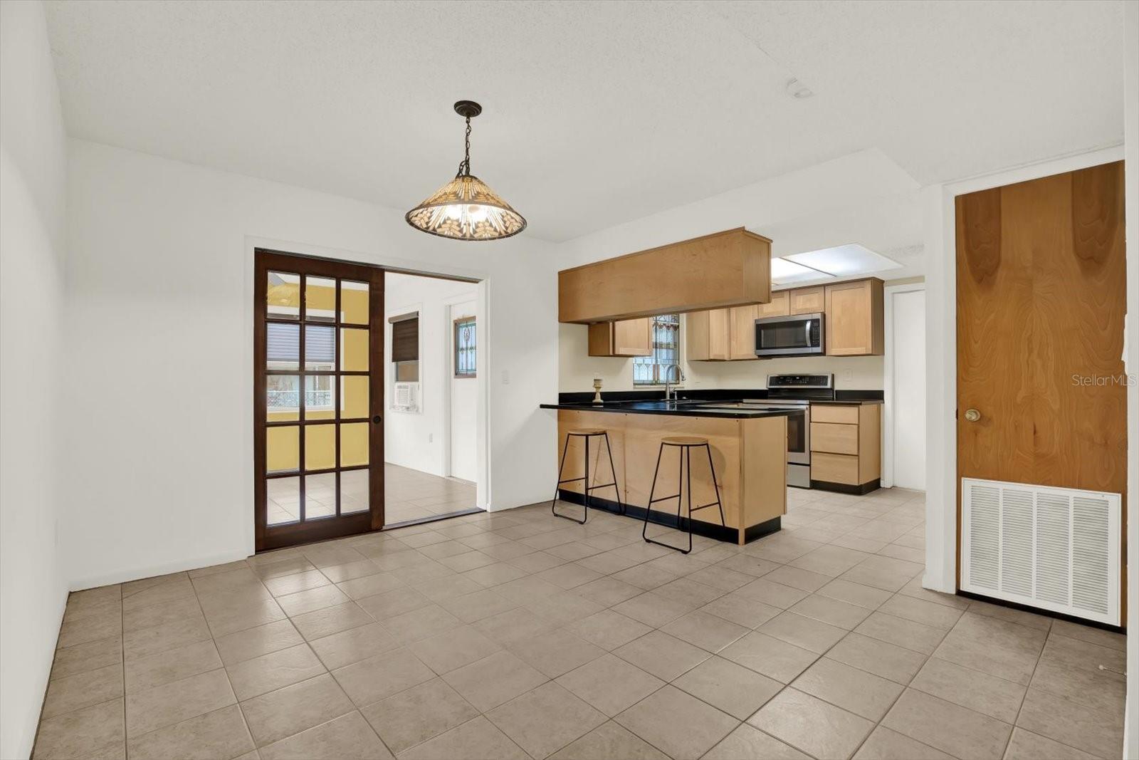 RIDGE MNR WEST - Residential