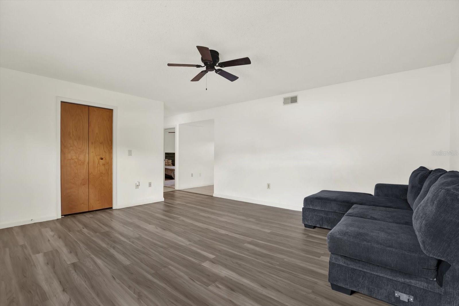 RIDGE MNR WEST - Residential