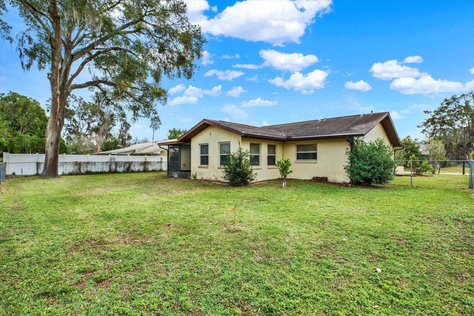 RIDGE MNR WEST - Residential