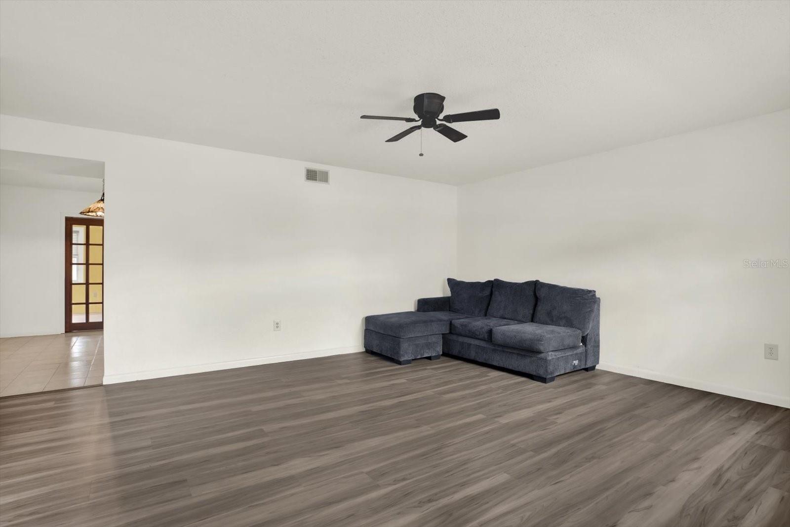 RIDGE MNR WEST - Residential