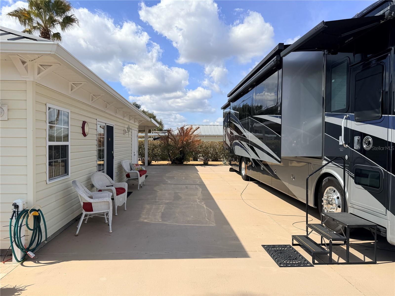 FLORIDA GRANDE MOTOR COACH RESIDENCE - Land