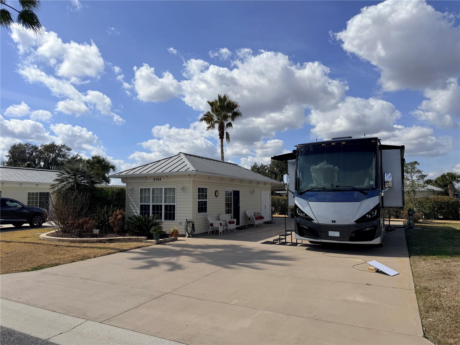 FLORIDA GRANDE MOTOR COACH RESIDENCE - Land