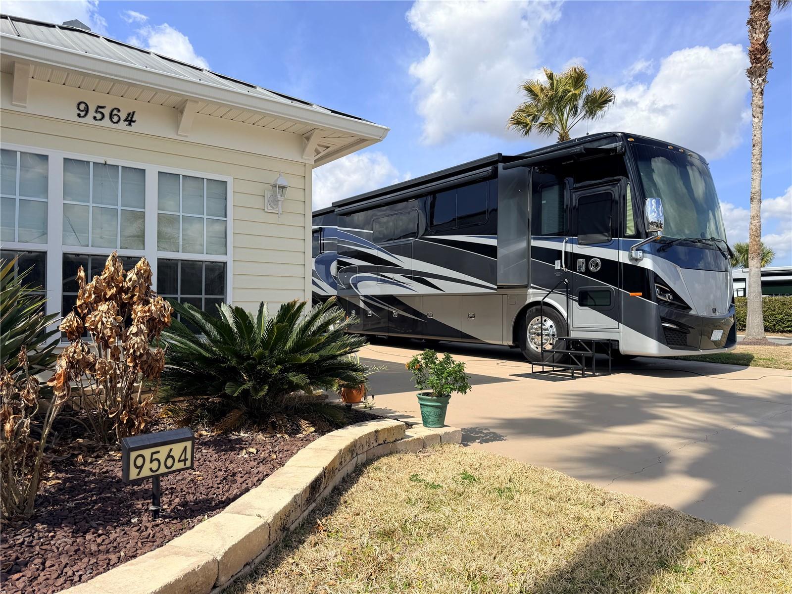 FLORIDA GRANDE MOTOR COACH RESIDENCE - Land