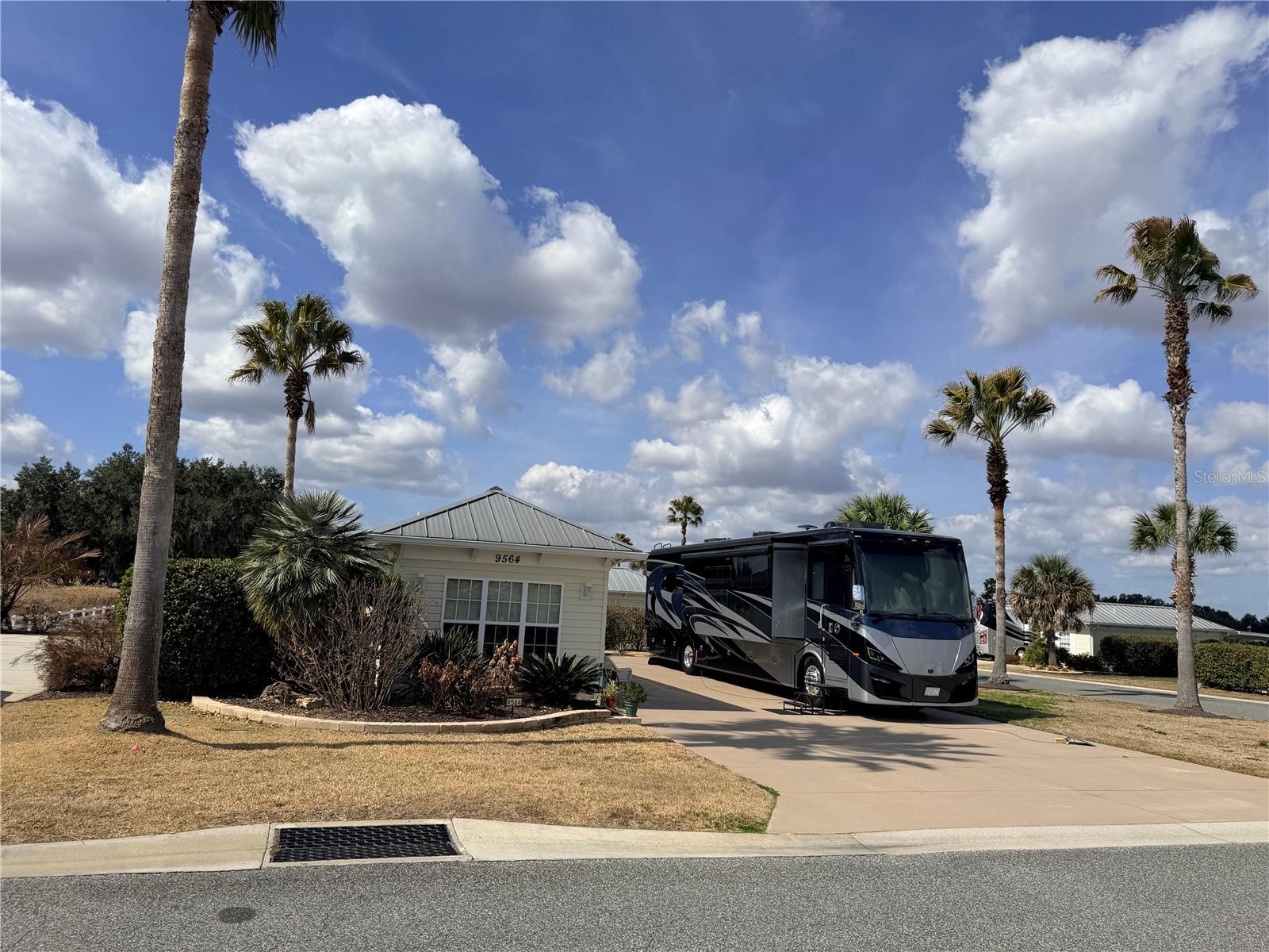 FLORIDA GRANDE MOTOR COACH RESIDENCE - Land