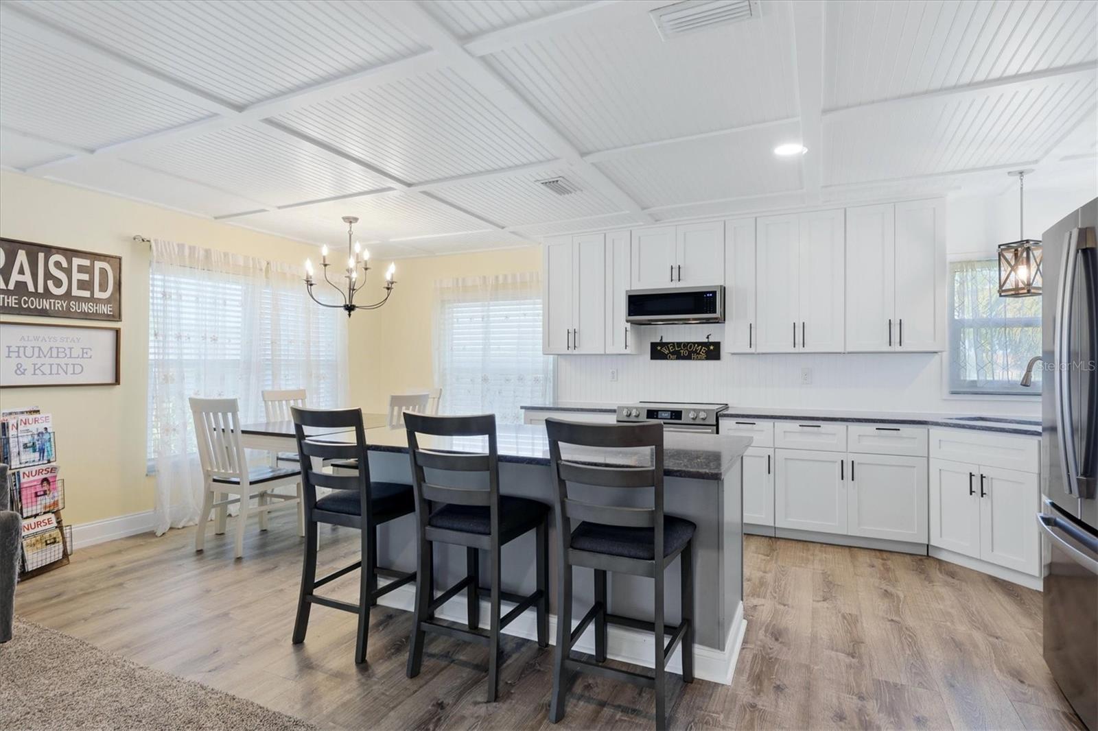 90 OAKLAND HILLS COURT