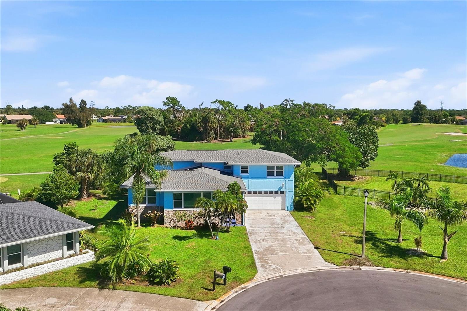 90 OAKLAND HILLS COURT