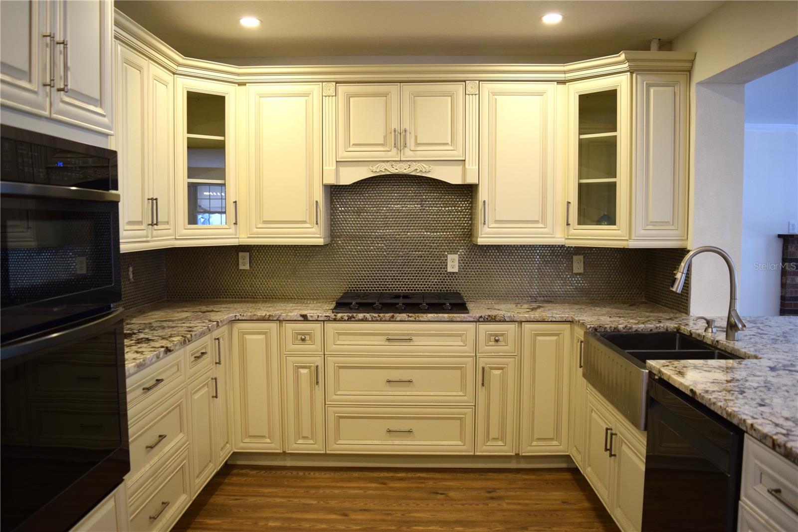 FAIRVIEW ESTATES - Residential