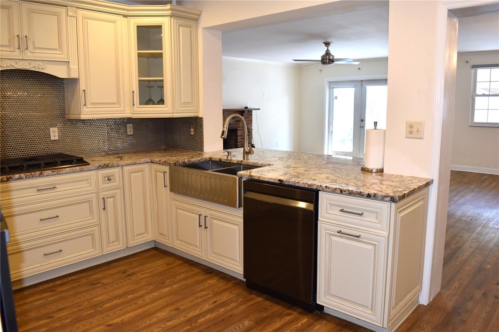 FAIRVIEW ESTATES - Residential