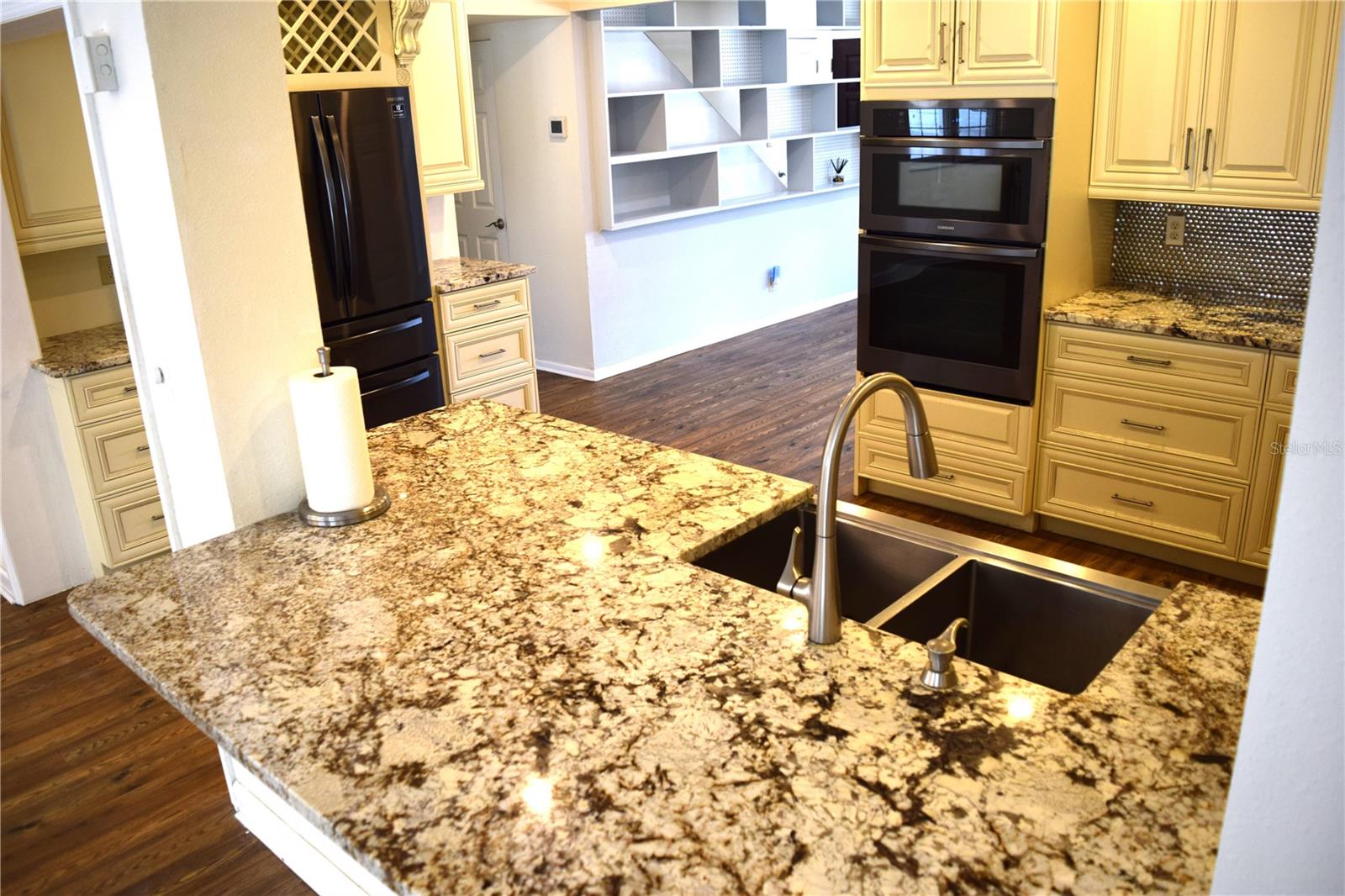 FAIRVIEW ESTATES - Residential